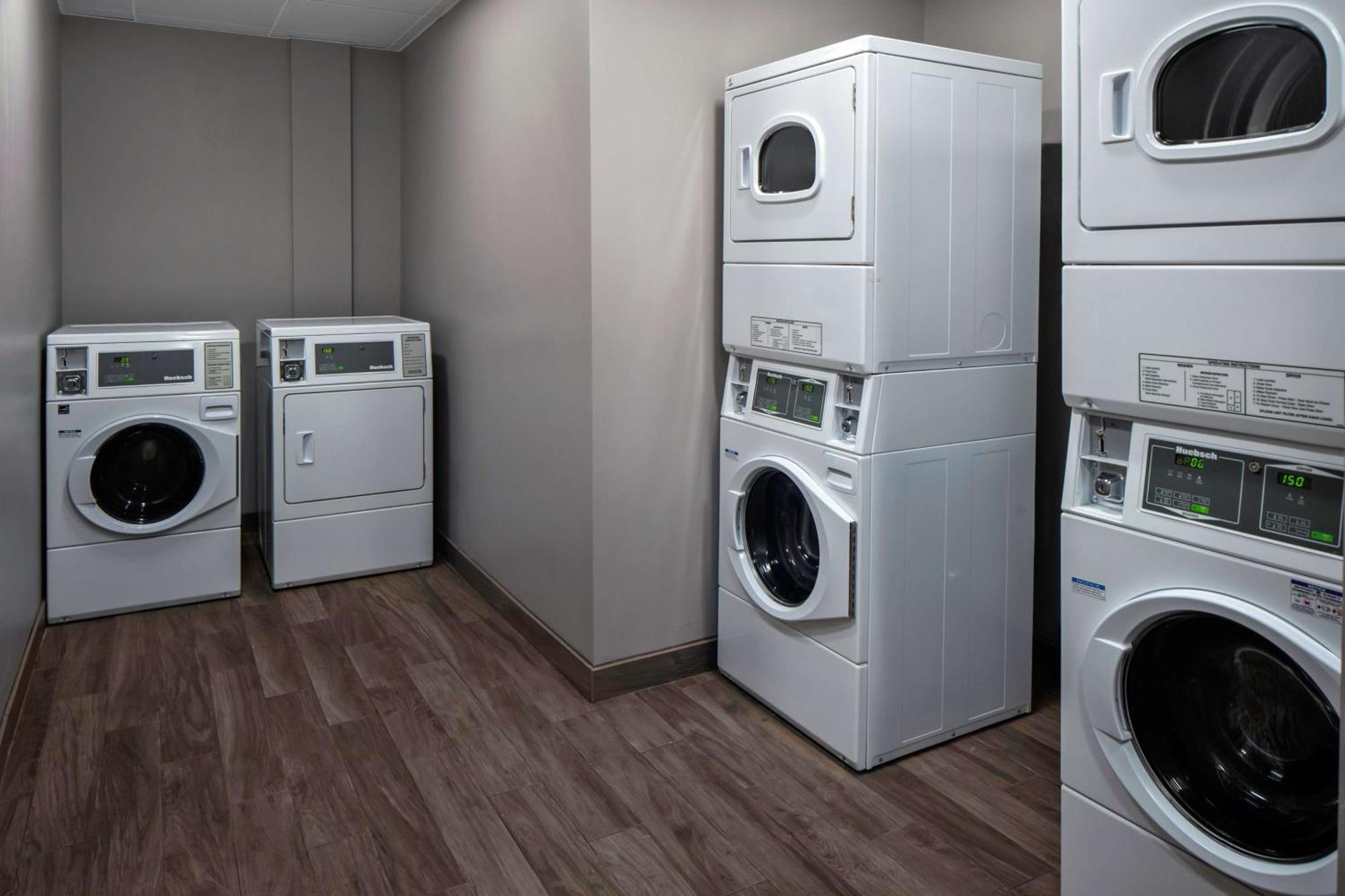 Homewood Suites By Hilton Greensboro Wendover, Nc Екстериор снимка